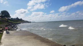 Lake View Cottage on Lake Erie